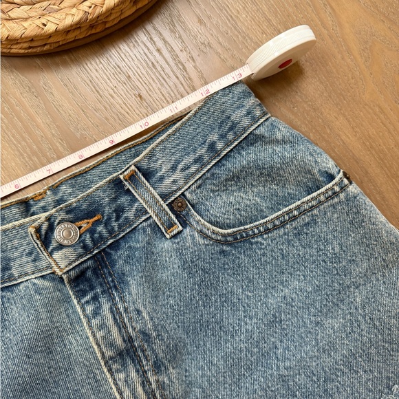 Vintage Levi's Women’s Light Blue Shorts - Picture 3 of 4